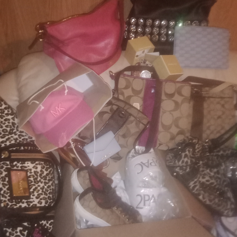 Live Designer/Lux Mystery Box😻💋Bags,Clothes,Access.Shoes💋morebid moreget